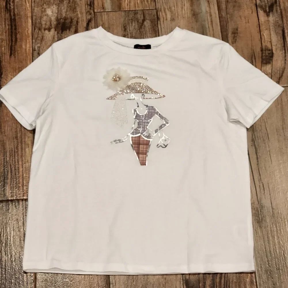 🔸️NWT On Twelfth White 3D Embellished Short Sleeve Top Medium